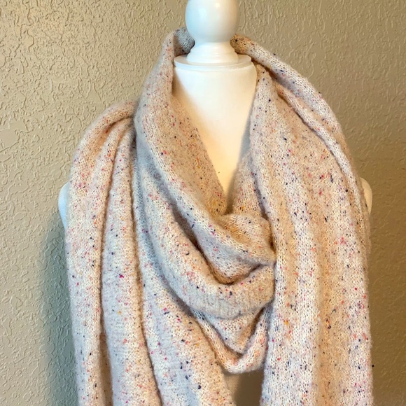 Anthropologie Accessories - Anthropologie Ivory Tweed Boucle Scarf NWT